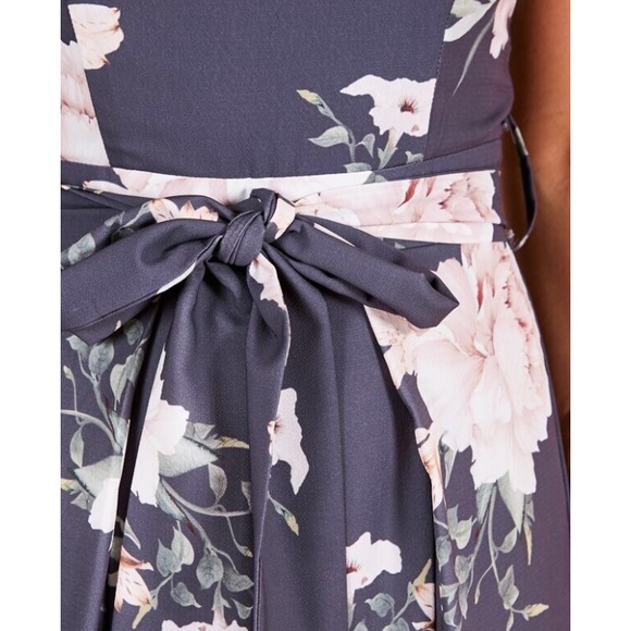 So kiss me jumpsuit in charcoal floral - Picture 7 of 8